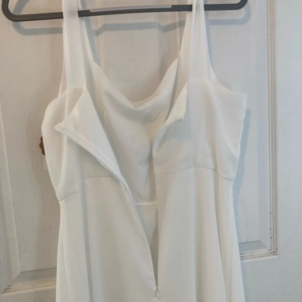 NEW large beautiful long white dress